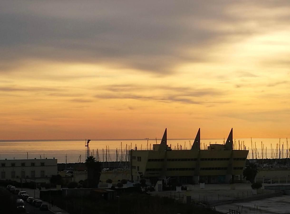 Grande, Vista Mare A 2 Passi Dalla Spiaggia 리도디오스티아 외부 사진